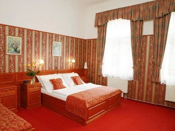OLD PRAGUE HOTEL S.R.O.