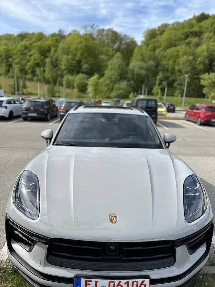 Porsche Macan S dovoz auta do Prahy. Auto se zárukou.