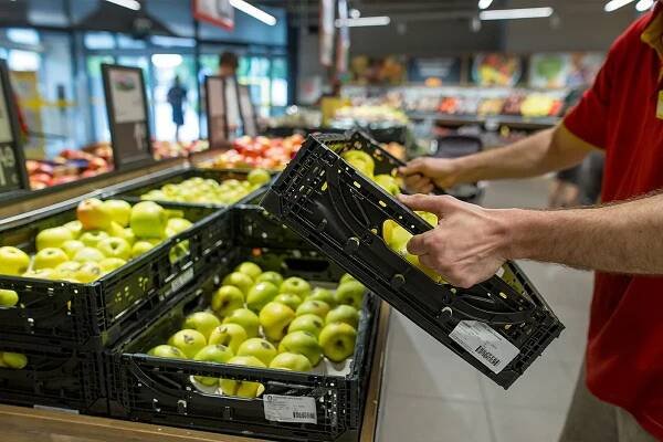 BILLA podporuje udržateľné podnikanie. Na prevoz tovarov využíva vratné eko prepravky. | BILLA