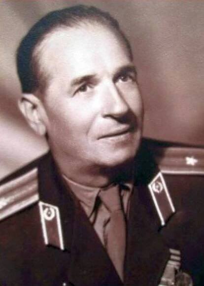 Malinovskij, Ivan Ivanovič : M
