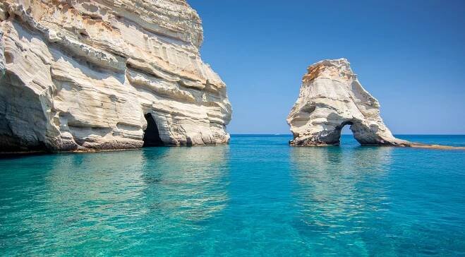 MILOS KLEFTIKO BOAT TOUR 