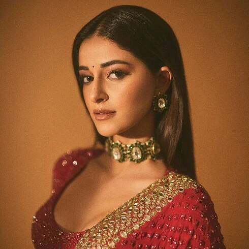 Be it Ananya Panday or Alia Bhatt, a micro-bindi is Bollywood's favourite beauty accessory right now