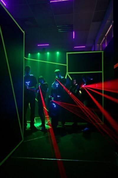 Laser game LaserFun - přestřelka v tajemném labyrintu