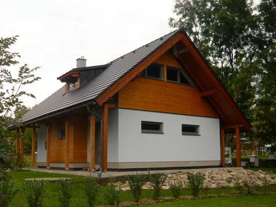 Dřevodům v proluce