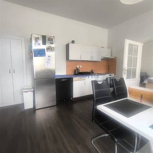 Pronájem bytu 2+1 75 m², Švehlova, Hradec Králové