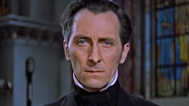 Peter Cushing: Herec ikonických hororů se bál tmy. Strach zaháněl v kině sledováním animáků
