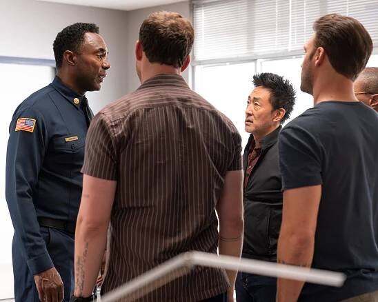 Richard Brooks, Kenneth Choi - Záchranáři L. A. - All Fall Down - Z filmu