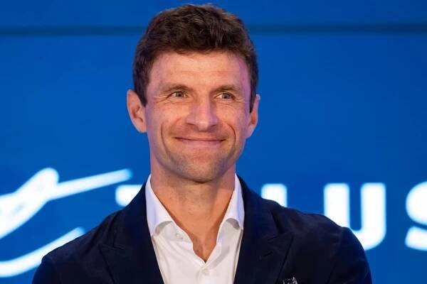 Thomas Müller bei seiner Vorstellung in Vancouver: Der langjährige Nationalspieler ist gefragter Werbepartner.