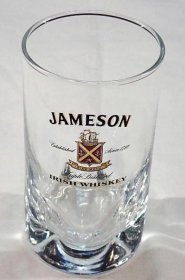 Sklenice Jameson na irskou whiskey