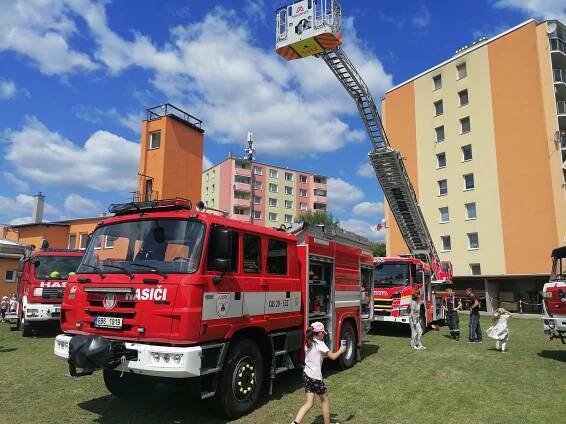 VIDEO: Hasiči ukázali, s čím vyrážejí do akce. Ve Vyškově vystavovali techniku