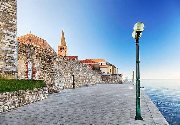 pohled na staré město poreč, chorvatsko - poreč - stock snímky, obrázky a fotky