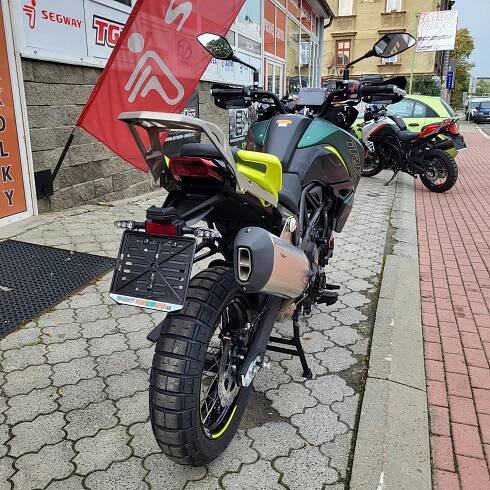 Benelli TRK 702 X, ZÁRUKA 5 LET, AKCE KUFRY (NOVÁ, 2025), 189.990 Kč