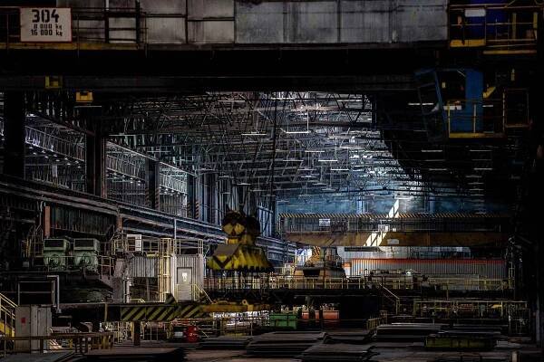 Den otevřených dveří pro rodiny zaměstnanců ve společnost Vítkovice Steel, 1. května 2024, Ostrava. Válcování na provoze Kvarto, který nese název podle toho, že válcovací stolici tvoří 4 obří válce.