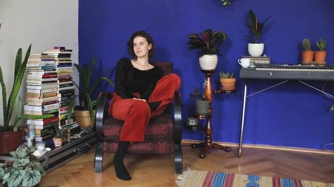 Never Sol: Melancholický synthpop Sáry Vondráškové