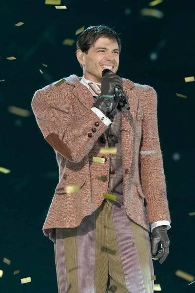 Matthew Lawrence in the THE MASKED SINGER