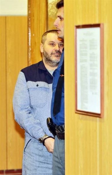 Proč kmotr Novák zůstává za mřížemi? Místo aby šel do vězení, letěl do USA