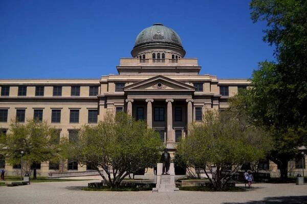 Texas A&M Academic Building at the heart of the main campus in College Station