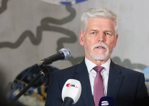 Prezident Pavel přijel na první návštěvu kraje, v Tachově ho vítaly stovky lidí