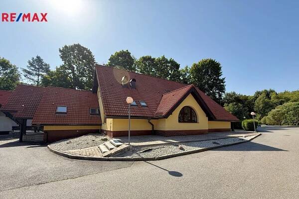 Prodej obchodních prostor 450 m², Vimperk | Reality RE/MAX