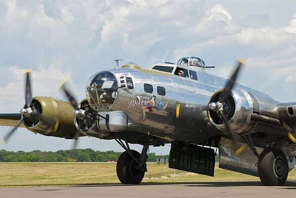 All Airworthy B-17 Flying Fortress Warbirds expected to be Grounded by Coming FAA Airworthiness Directive