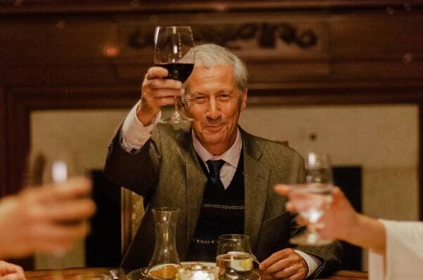 Charles Shaughnessy - Harry a Meghan: Královské povinnosti - Z filmu