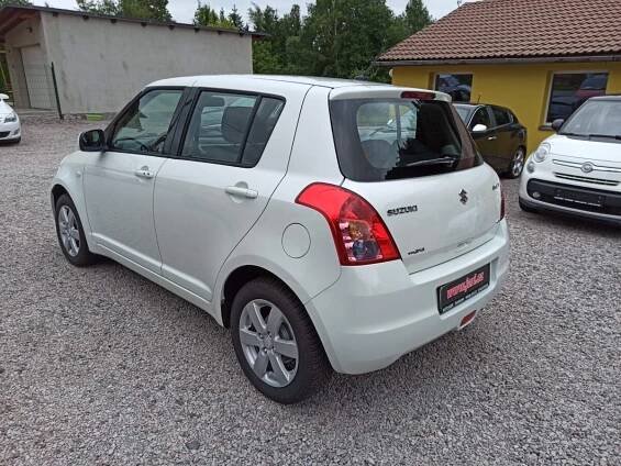 Suzuki Swift 1.3i 4x4 🇨🇭 - Auto Jari