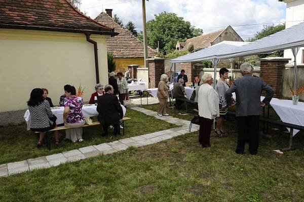 Slavnost 70.výročí biřmování - 15.července 2012 - Oficiální stránky obce Sendražice
