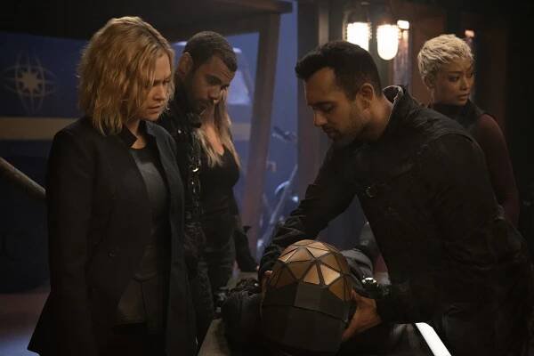 Prvních 100 - Hesperides - Z filmu - Eliza Taylor, Jarod Joseph, Sachin Sahel, Tati Gabrielle