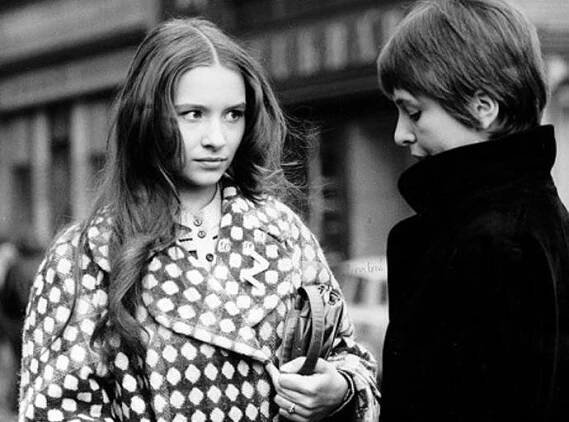 FOTO: Herečka Jaroslava Schallerová byla opravdu půvabná. – stránka 5