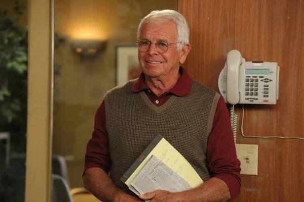 The Grinder - Divergence - Z filmu - William Devane