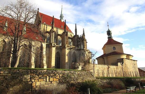 Chrám svatého Bartoloměje a kostnice