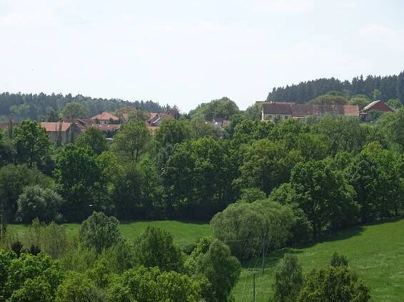 Soubor:Prosenice (Prosenická Lhota), od Suchdola (01).jpg