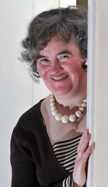Vzpomínáte na legendu britského Talentu Susan Boyle? 14 let po svém triumfu a prodělané mrtvici se objevila na pódiu!