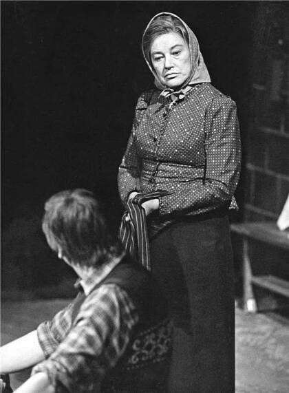 Mordová rokle - 03.04.1975, Jiří Štěpnička (Ondra), Marie Vášová (Bába Bašusová) Foto: Jaromír Svoboda