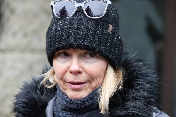 Poslední rozloučení s dabérem Pavlem Vondrou (†54): Felixe Slováčka dovnitř nepustili!