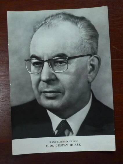 Oficiální portrét - prezident Gustáv Husák