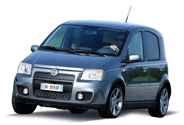 Neschopná krabice či levné kabrio. Auta, z nichž jednou bude ceněná klasika