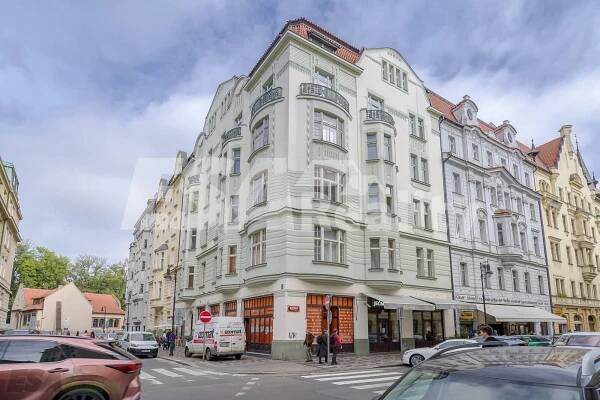 Prodej bytu 4+1, 120,3m2, terasa 10,5m2, ul.Valentinská, Praha 1 - Josefov | Bc. Jaroslav Boucník - ESA Reality