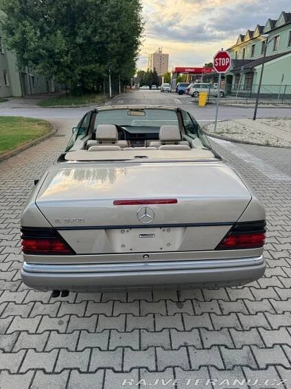 Mercedes-Benz E 320