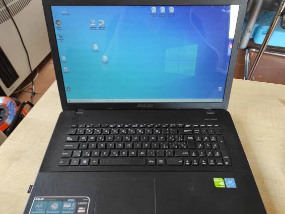 Prodám Asus R752S Bez HDD - Počítače a hry
