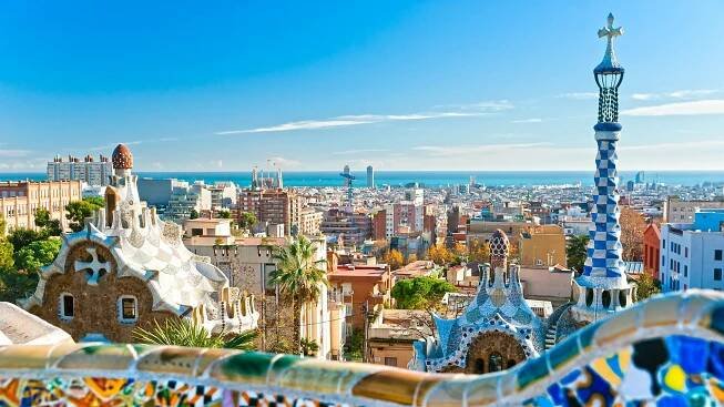 Praha je v žebříčku deseti nejhorších měst Evropy, kde okrádají turisty, sedmá. Vede Barcelona