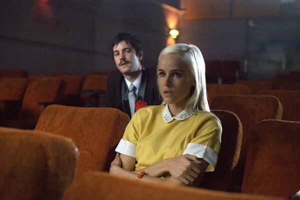 Život naruby - Z filmu - Jim Sturgess, Isabel Lucas