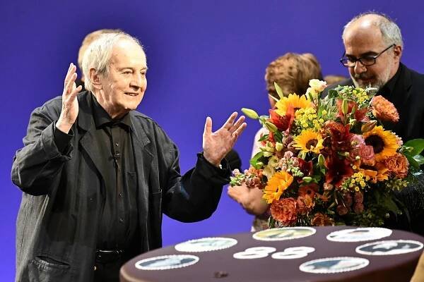 Otto Schenk und Michael Niavarani anl. einer Feier zum 88. Geburtstag von Otto Schenk