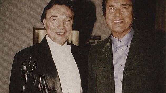 „Proutník“ Engelbert Humperdinck zazpívá v Lucerně - iDNES.cz