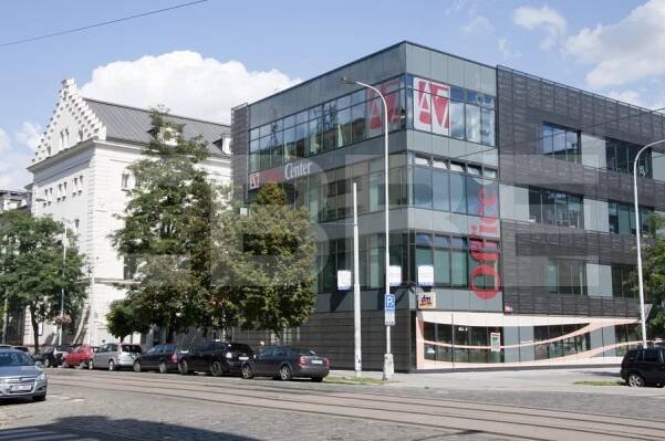 Pronájem kanceláří a coworkingu | CBRE