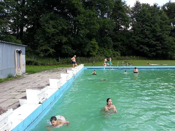 Letní koupaliště Březnice foto 2