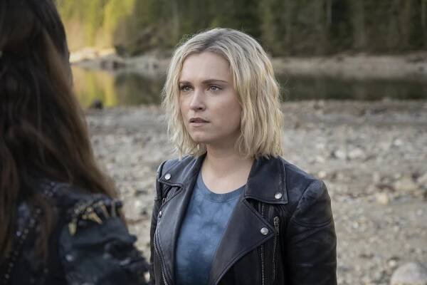 Prvních 100 - The Last War - Z filmu - Eliza Taylor