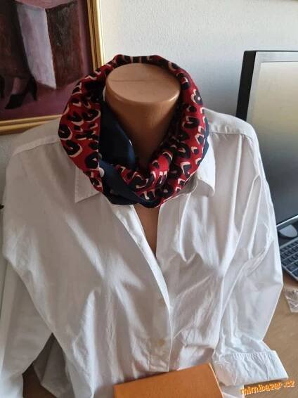 Prodám - Hedvábný šátek Louis Vuitton, Uherské Hradiště | Mimibazar.cz