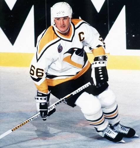 Strhující příběh kanadské legendy NHL. Před 15 lety Mario Lemieux skončil s hokejem
