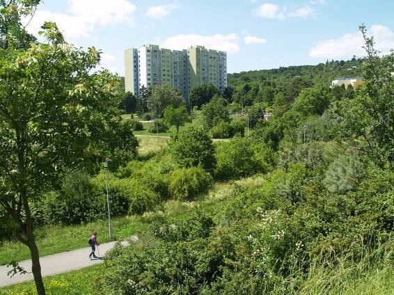 Brno Nový Lískovec Park pod Plachtami | Park čtvrtstoletí